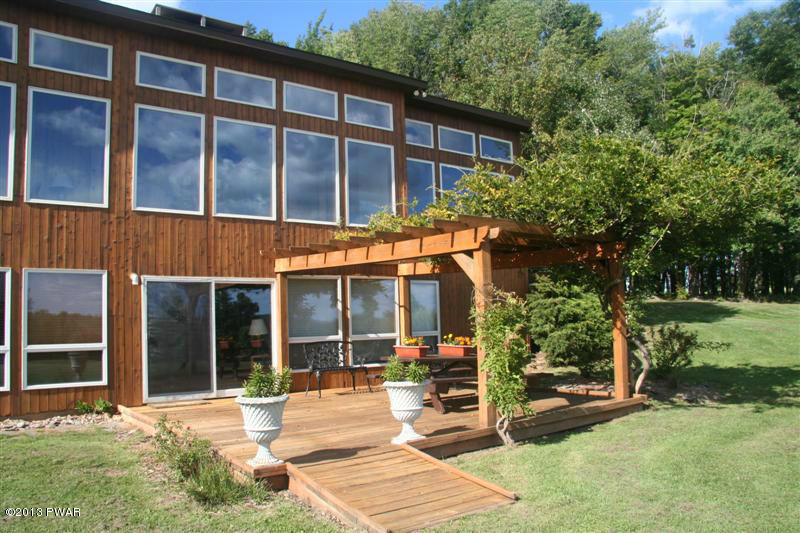 263 Lake Quinn Road Waymart, PA 18472 - Photo 4 of 50