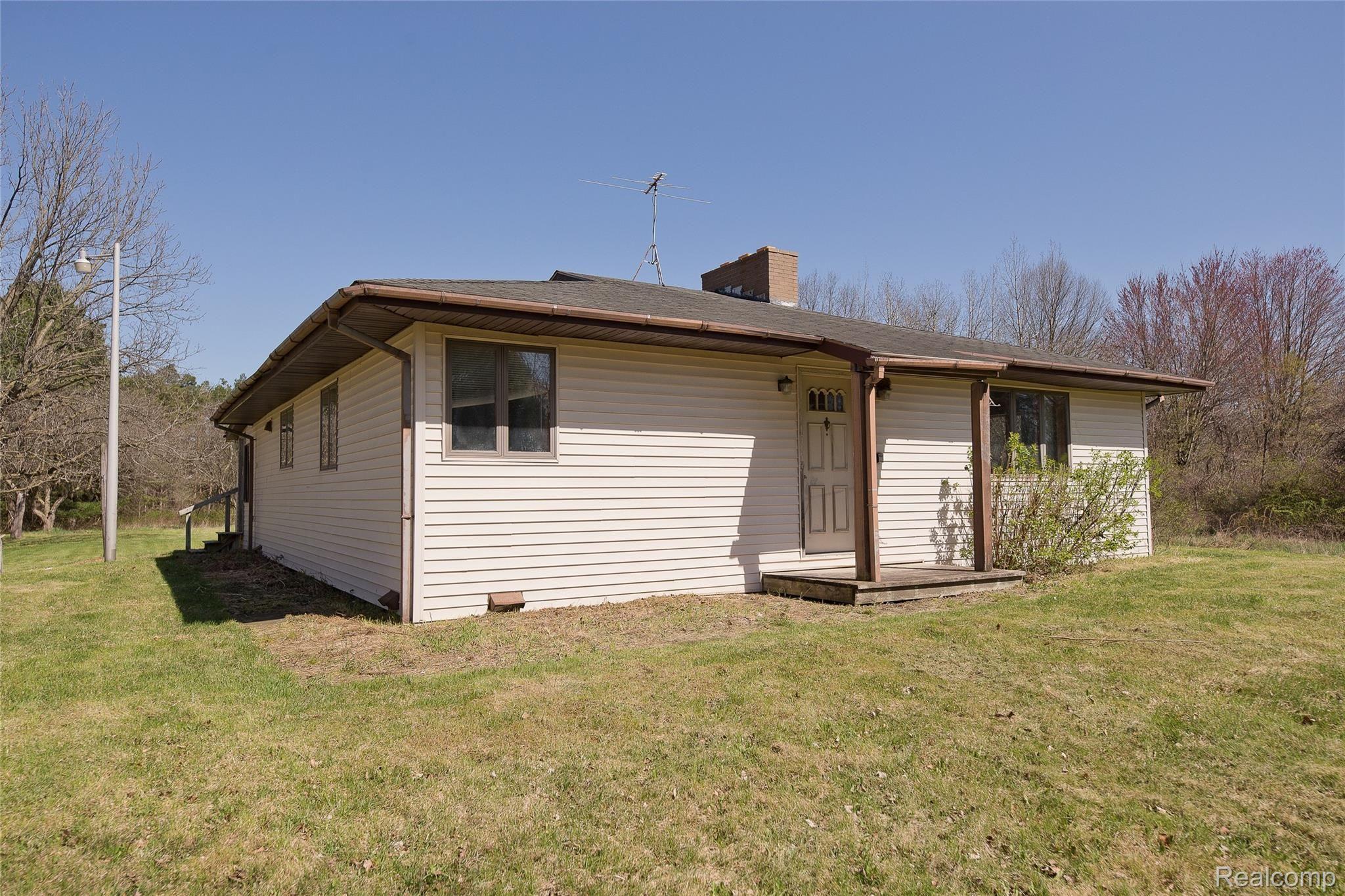 4808 Skelton Road Columbiaville, MI 48421 - Photo 35 of 41 A32W1132.jpg
