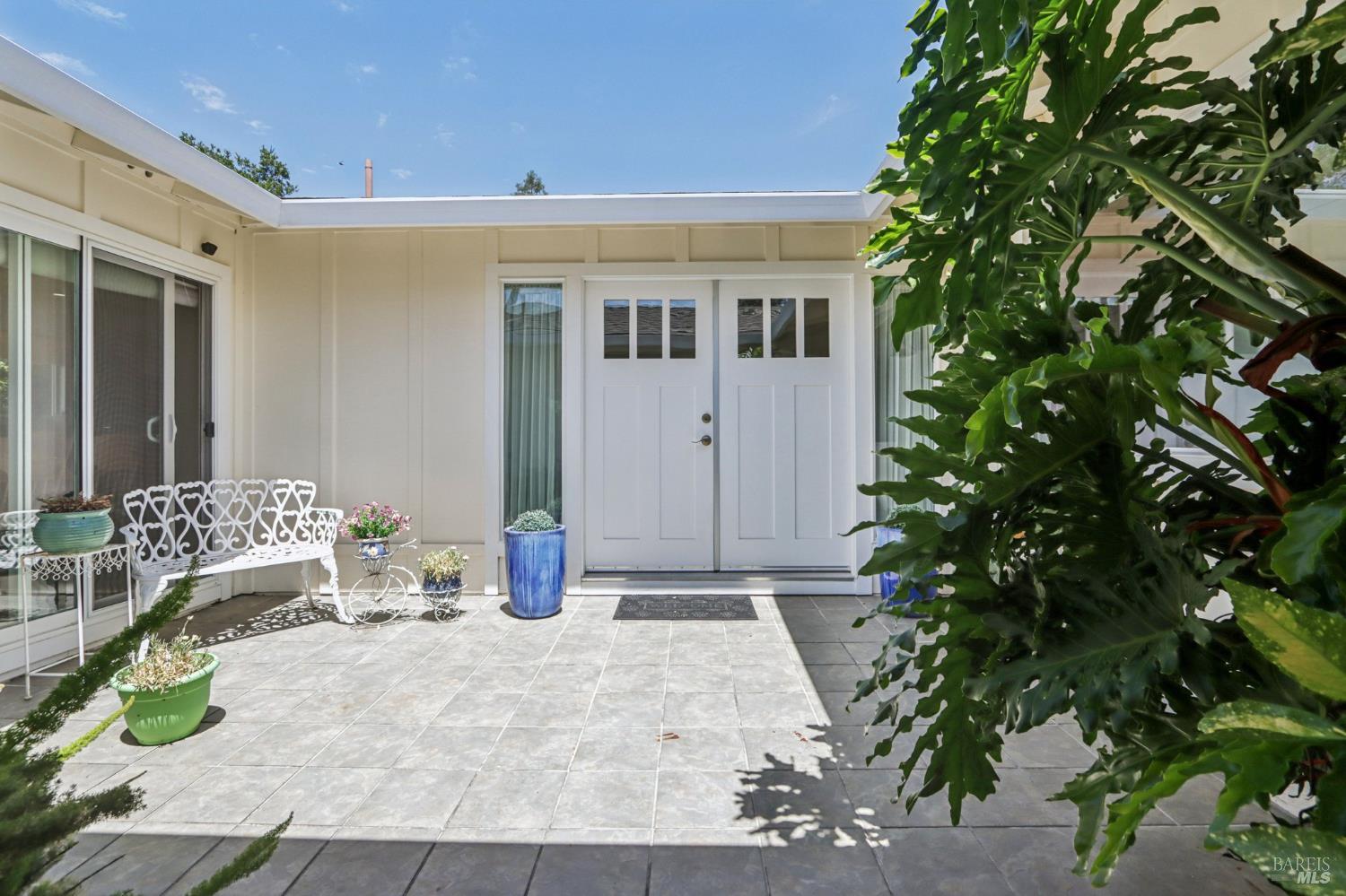 322 Mockingbird Circle Santa Rosa, CA 95409 - Photo 38 of 44 a view of porch with seating space