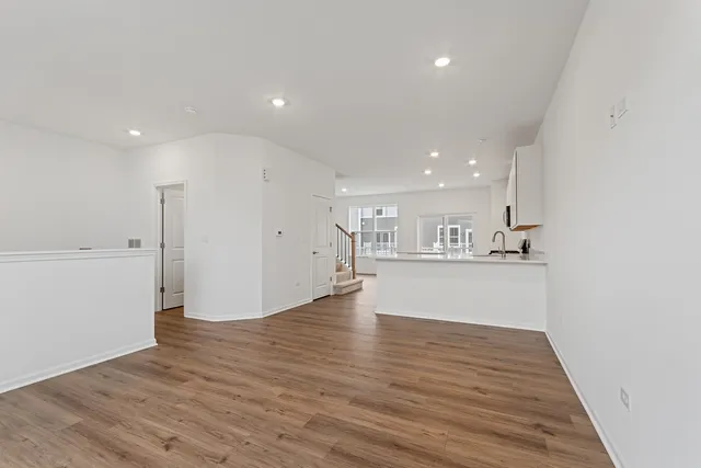 $2,700 | 14942 South Dyer Lane, Plainfield, IL 60544