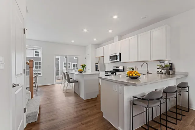 $2,700 | 14942 South Dyer Lane, Plainfield, IL 60544