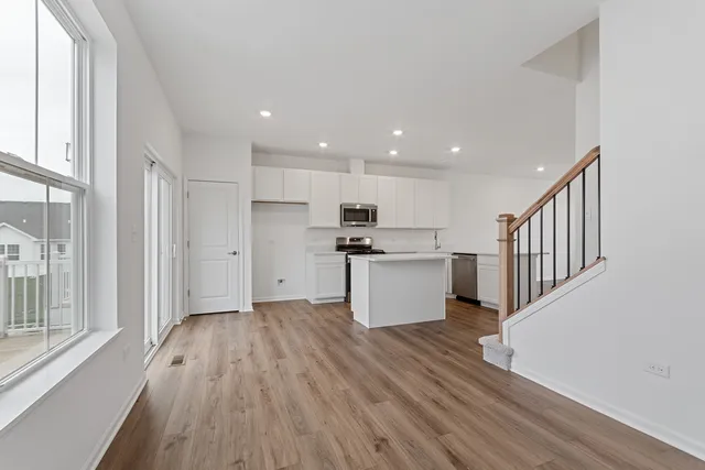 $2,700 | 14942 South Dyer Lane, Plainfield, IL 60544