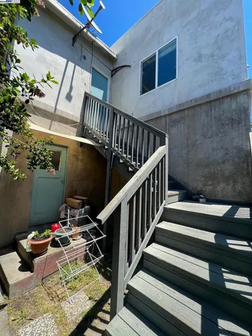 $2,200 | Undisclosed Address, Berkeley, CA 94710