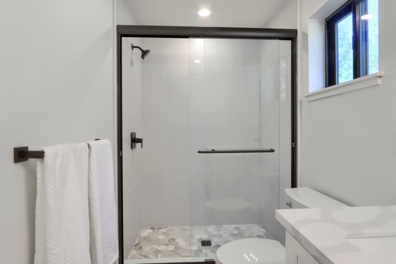 3181 Triangle Park Road Mariposa, CA 95338 - Photo 17 of 46 Main Floor Bathroom Shower