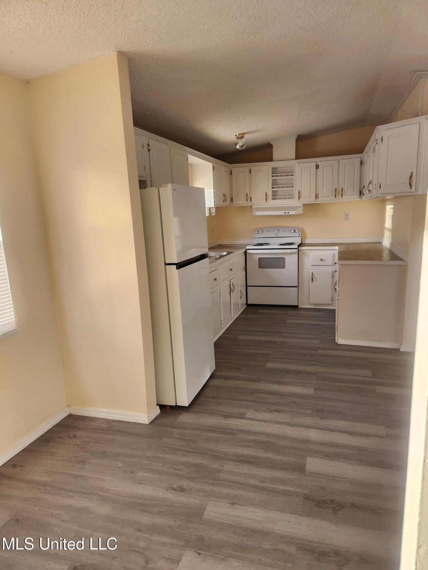 9267 Cuandet Road, Unit 23 Gulfport, MS 39503 - Photo 6 of 19 20250212_170342