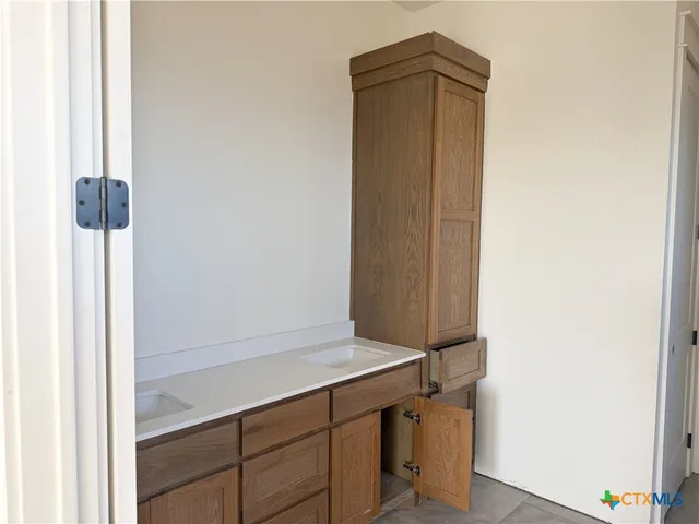 $690,900 | 1614 Hunt Drive, Salado, TX 76571