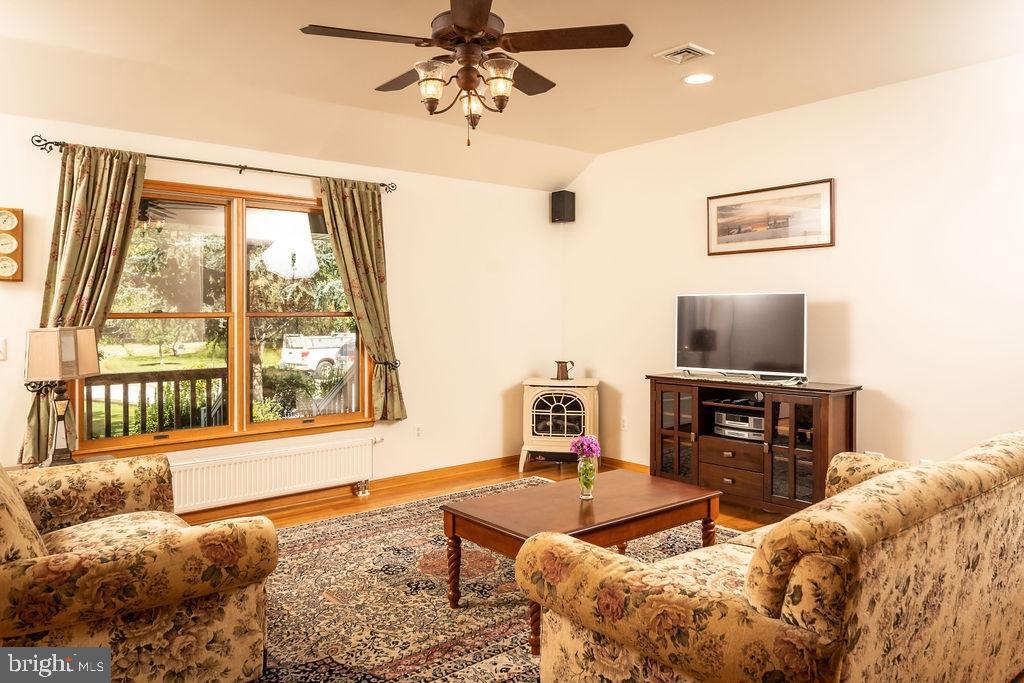 308 Juliustown Road Columbus, NJ 08022 - Photo 4 of 25