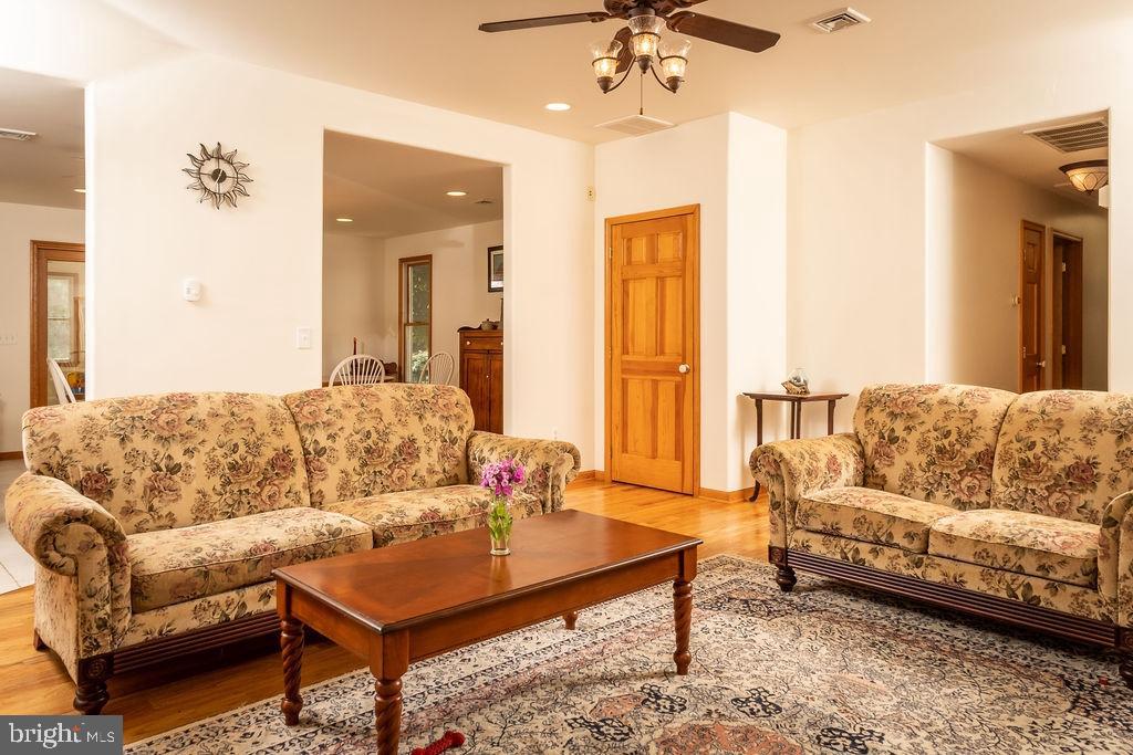308 Juliustown Road Columbus, NJ 08022 - Photo 5 of 25