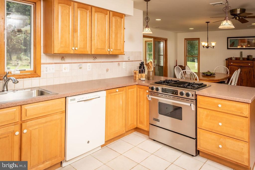 308 Juliustown Road Columbus, NJ 08022 - Photo 7 of 25