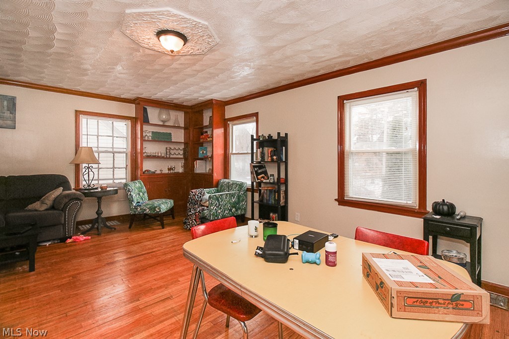 2050 Staunton Road Cleveland, OH 44118 - Photo 8 of 35