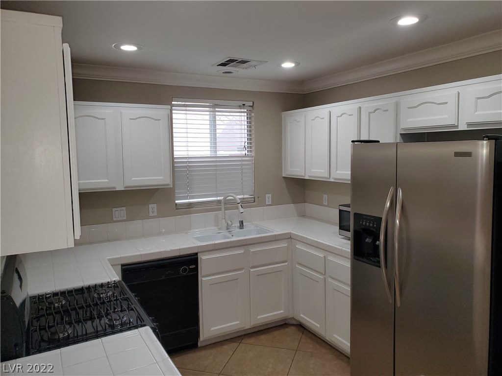 7312 Larix Road Las Vegas, NV 89113 - Photo 5 of 20