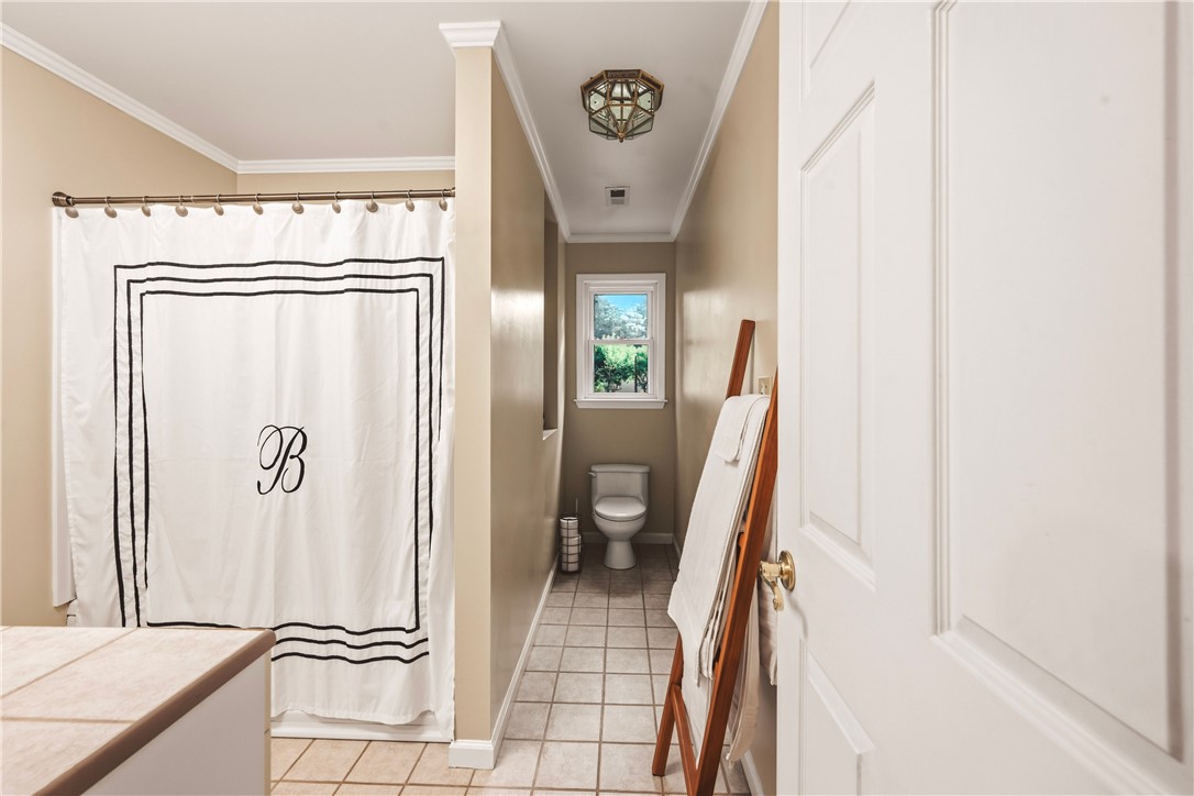 2001 Ridgeview Lane Seneca, SC 29678 - Photo 23 of 27 A window in this full bathroom provides a garden view.