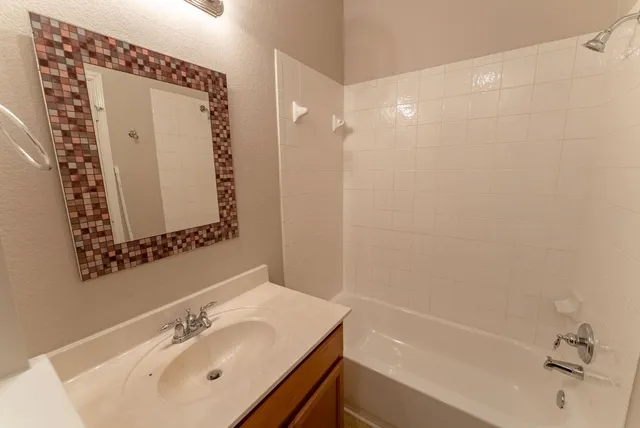 $1,950 | 1310 West Parmer Lane, Unit 3203, Austin, TX 78727