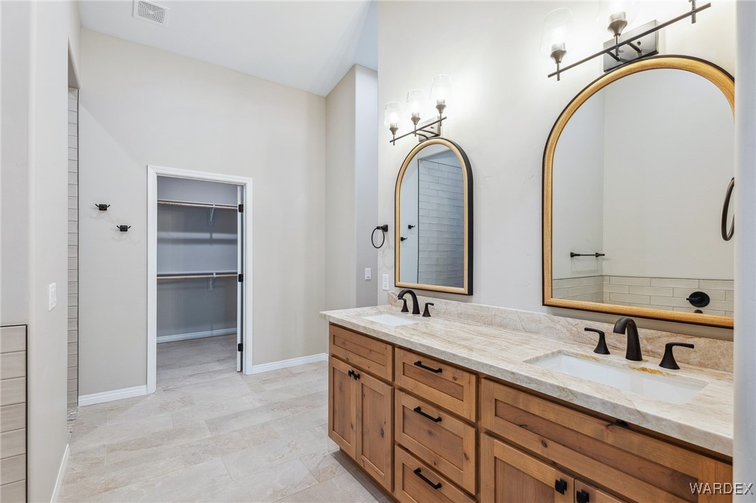 2661 Pegasus Ranch Road Bullhead City, AZ 86429 - Photo 23 of 56 Master Bathroom