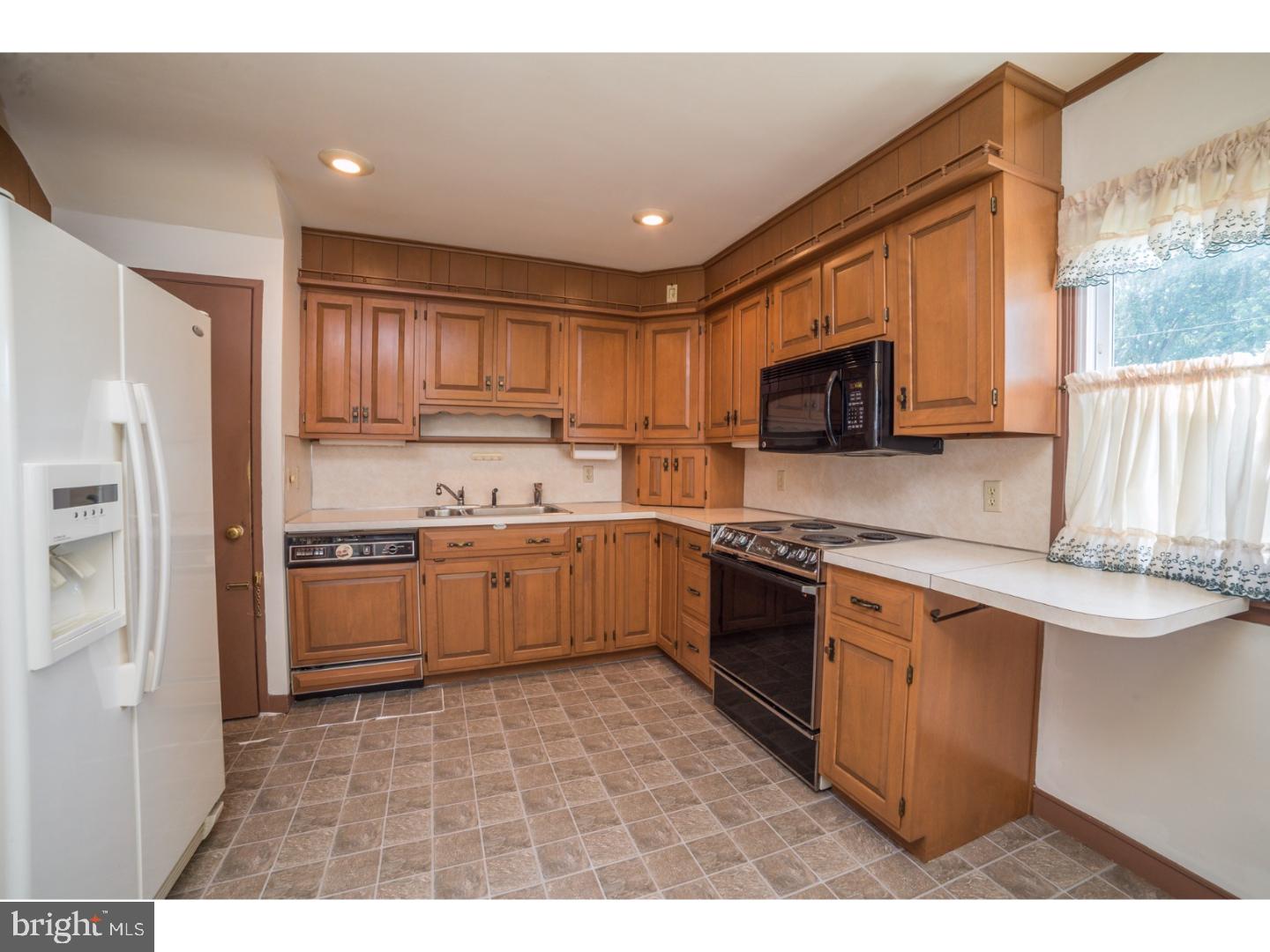 520 Harding Avenue Reading, PA 19607 - Photo 12 of 23 Kitchen