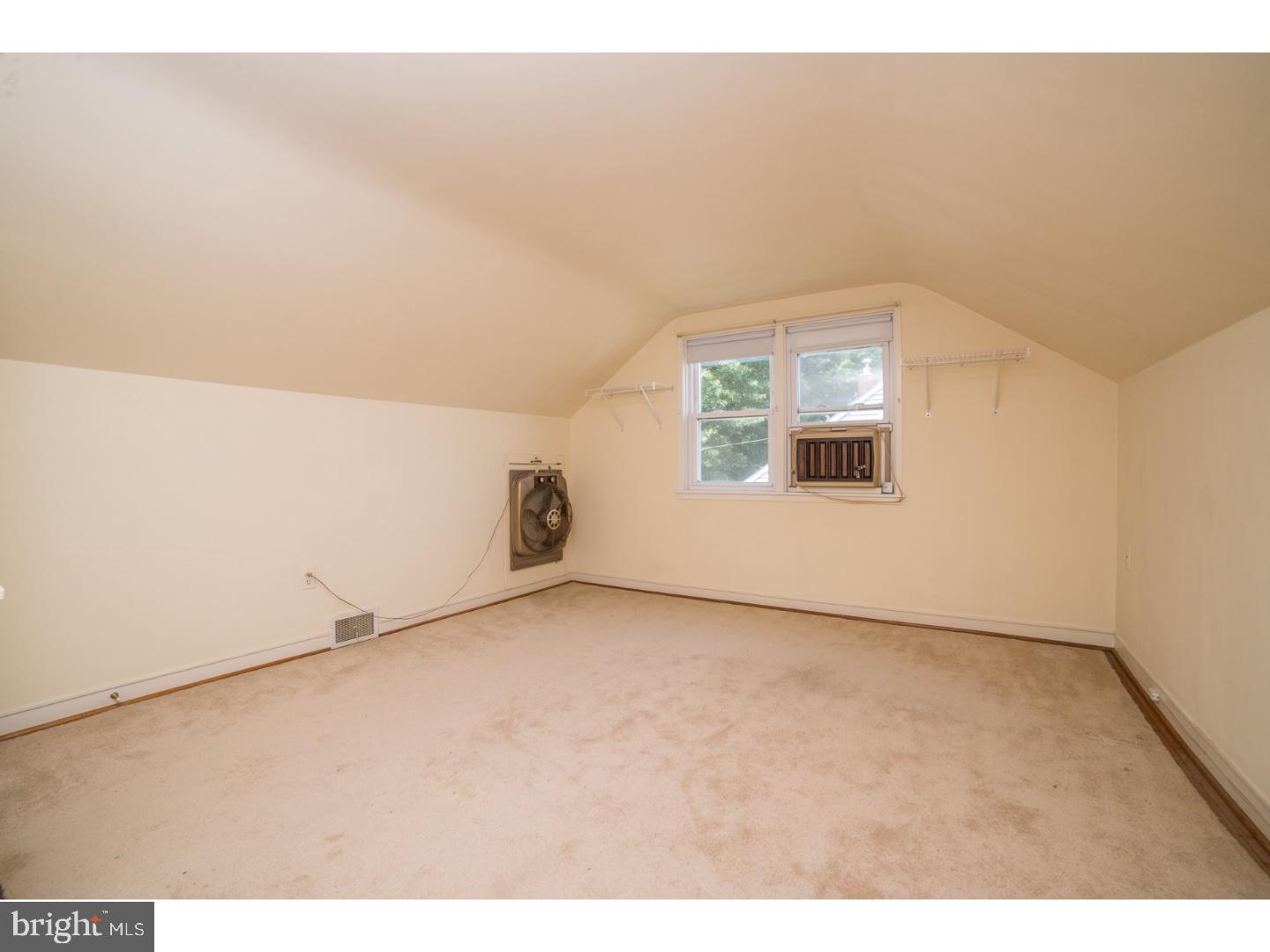 520 Harding Avenue Reading, PA 19607 - Photo 17 of 23 Bedroom 3