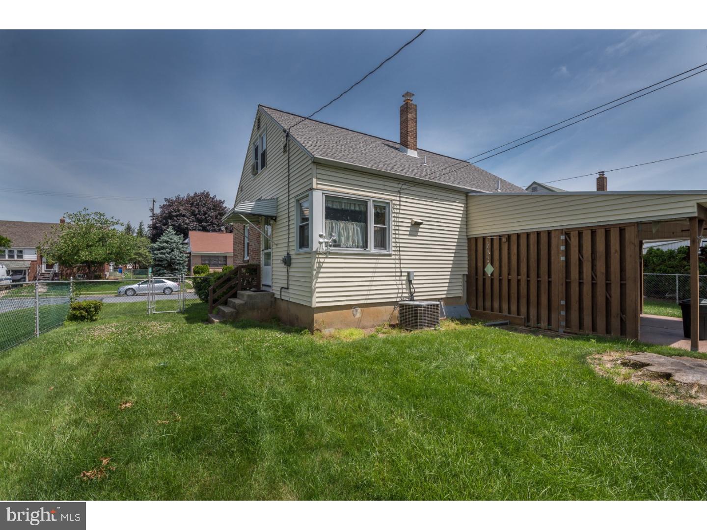 520 Harding Avenue Reading, PA 19607 - Photo 5 of 23 Exterior Side