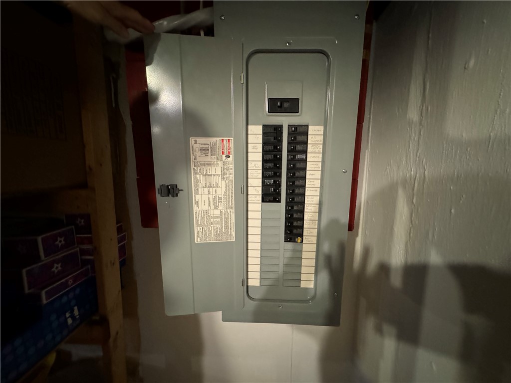 122 Greenville Road North Smithfield, RI 02896 - Photo 20 of 20 200 amp electric service.