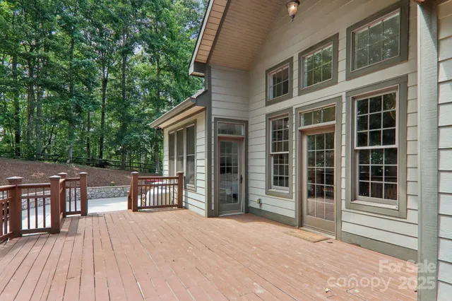 a house view with a outdoor space