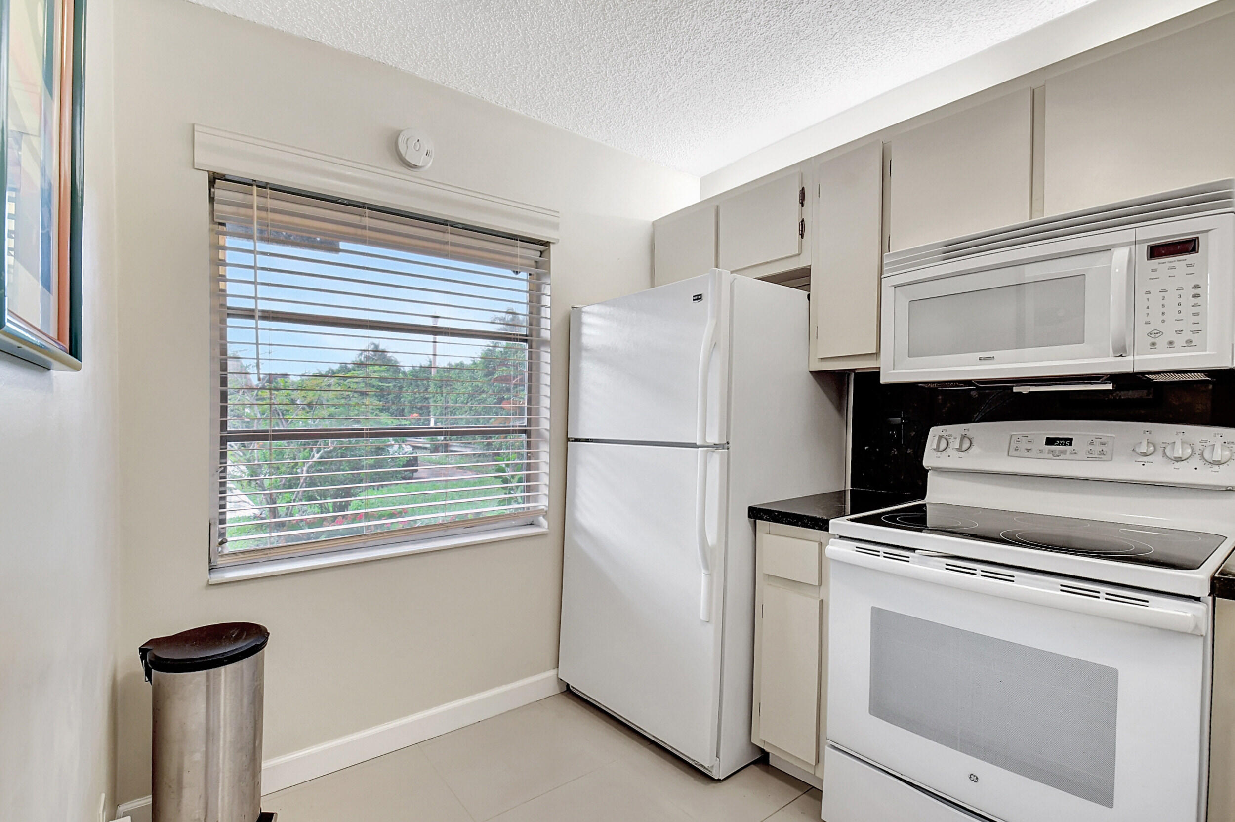 14520 Lucy Drive Delray Beach, FL 33484 - Photo 17 of 63 Kitchen