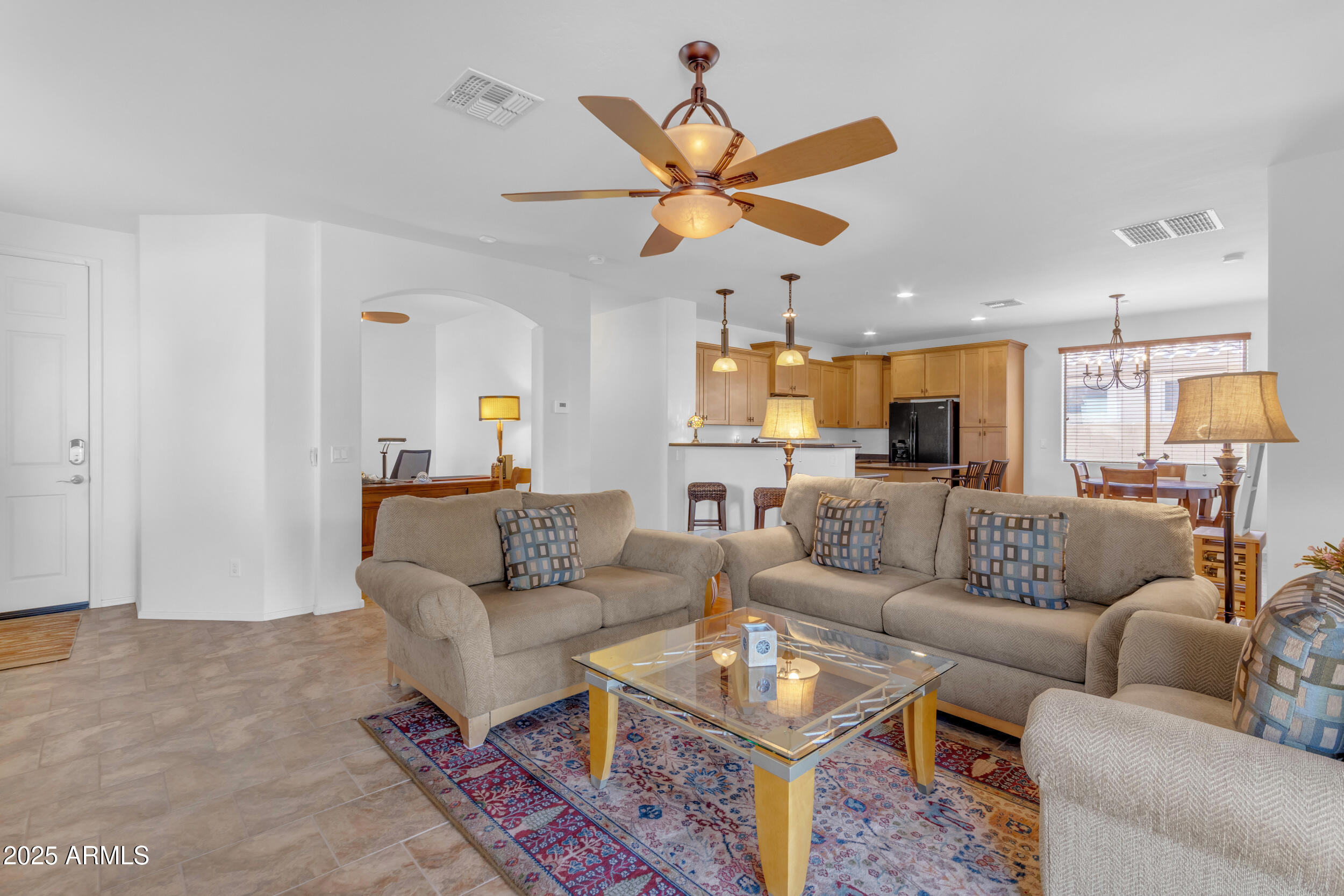 7304 West Beverly Road Laveen, AZ 85339 - Photo 7 of 52 Living Room