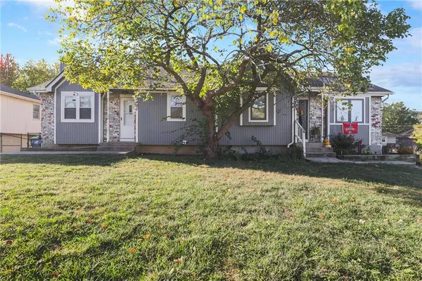 $205,000 | 2407 Pearson Circle, Harrisonville, MO 64701