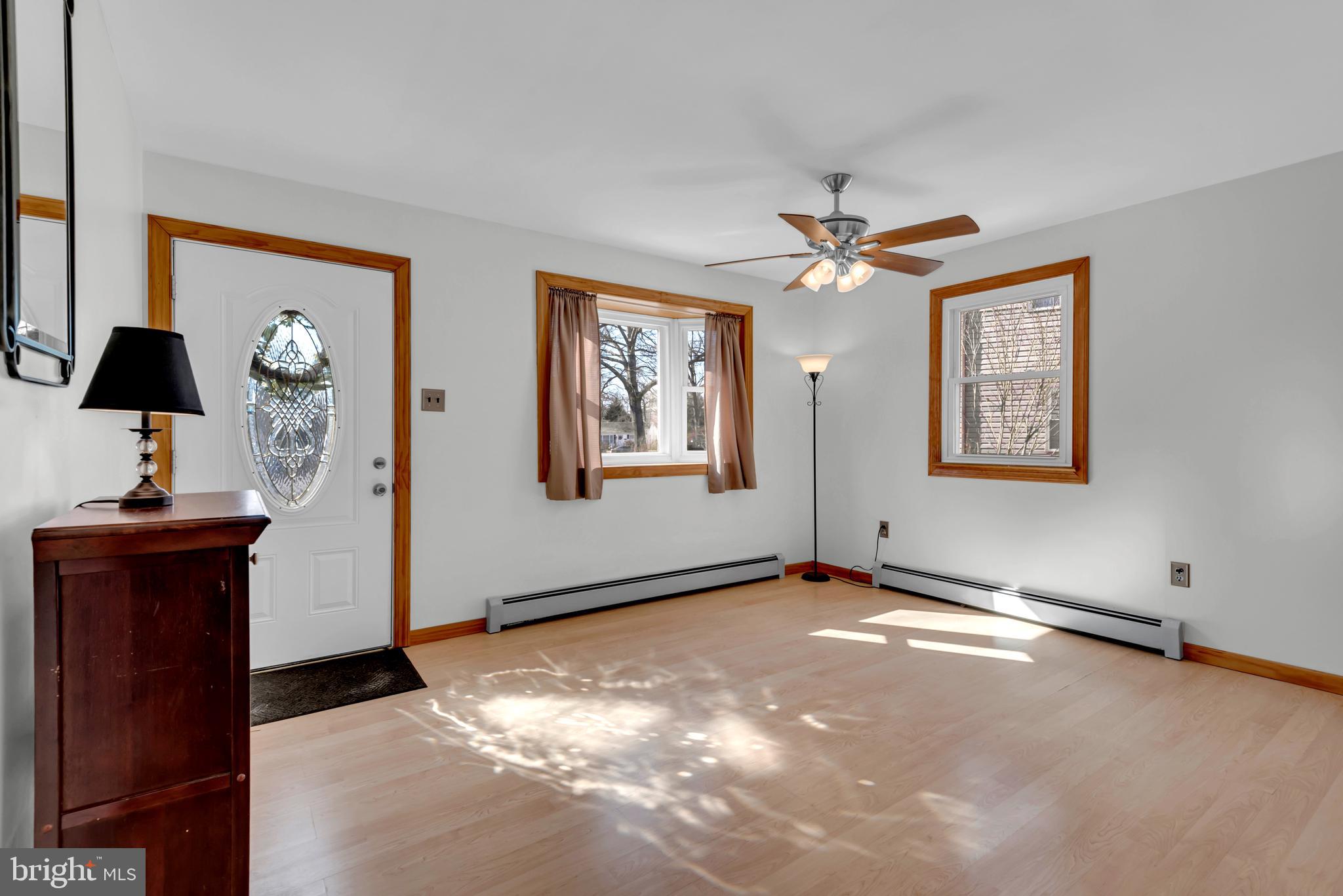 4 Spring Knoll Drive Pasadena, MD 21122 - Photo 5 of 33