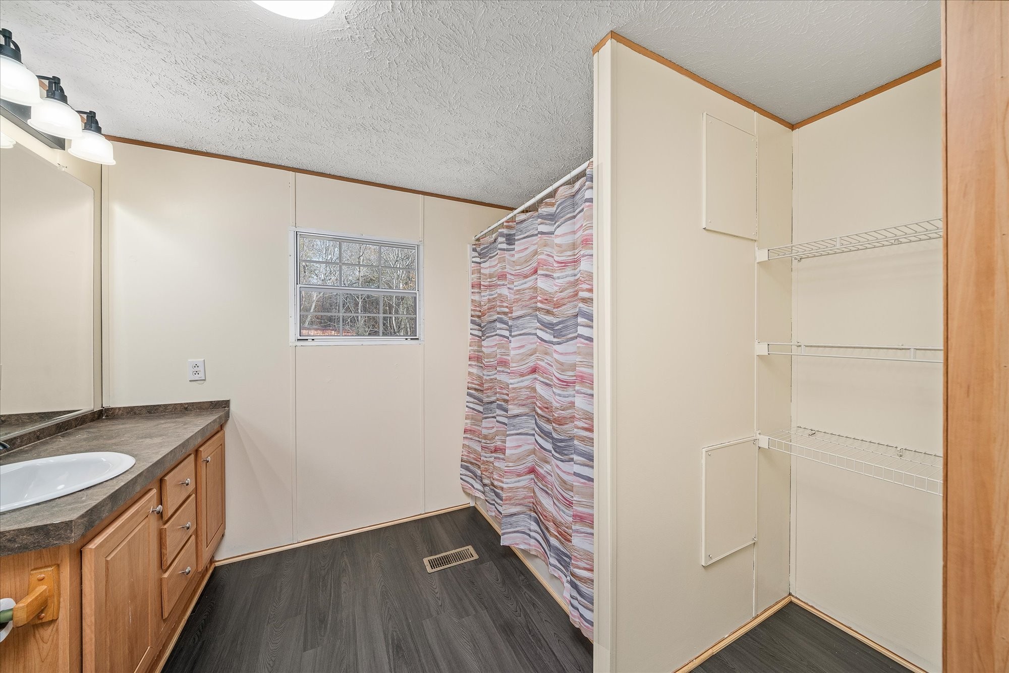 1476 Conrad Templeton Road Quebeck, TN 38579 - Photo 18 of 31 a view of hallway with washer and dryer