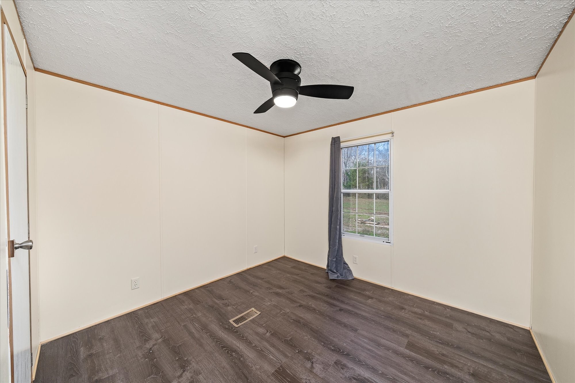 1476 Conrad Templeton Road Quebeck, TN 38579 - Photo 19 of 31 a view of empty room with wooden floor