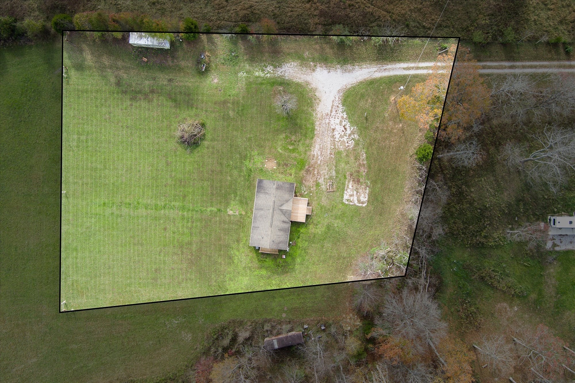 1476 Conrad Templeton Road Quebeck, TN 38579 - Photo 6 of 31 a bathroom with a shower