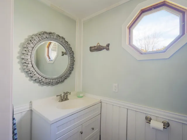 $725,000 | 133 R Stratham Heights Road, Stratham, NH 03885