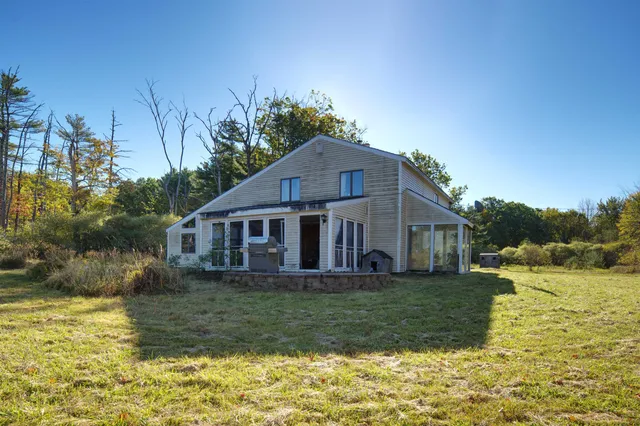 $725,000 | 133 R Stratham Heights Road, Stratham, NH 03885