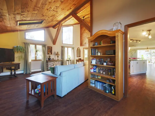 $725,000 | 133 R Stratham Heights Road, Stratham, NH 03885