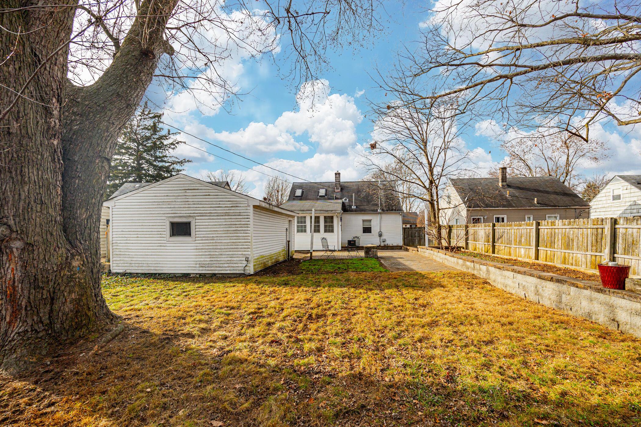110 North Broadleigh Road Columbus, OH 43209 - Photo 43 of 45 110 N Broadleigh Av 004