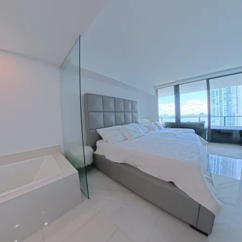 $9,000 | 650 Northeast 32nd Street, Unit 1601, Miami, FL 33137