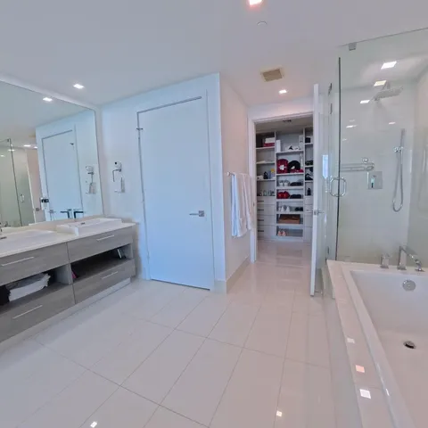 $9,000 | 650 Northeast 32nd Street, Unit 1601, Miami, FL 33137