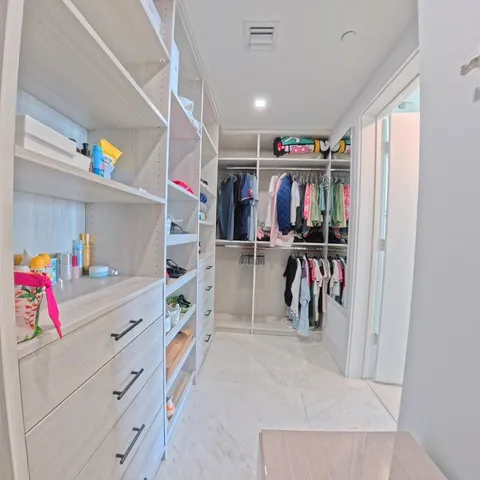 $9,000 | 650 Northeast 32nd Street, Unit 1601, Miami, FL 33137