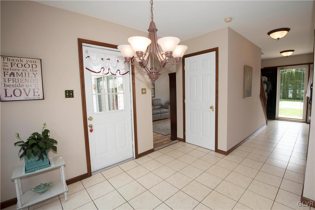 4608 Fairway Road Bethlehem, PA 18020 - Photo 14 of 44 Kitchen area leading to Family room and outside.