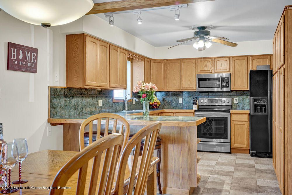 141 Gunwale Road Manahawkin, NJ 08050 - Photo 13 of 40 021_dsc00332