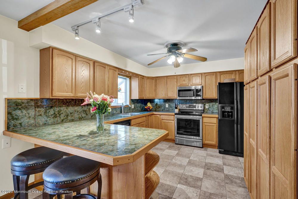 141 Gunwale Road Manahawkin, NJ 08050 - Photo 16 of 40 024_dsc00347