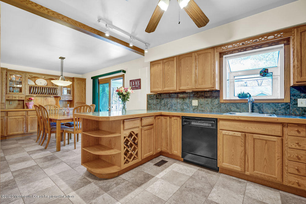 141 Gunwale Road Manahawkin, NJ 08050 - Photo 20 of 40 029_dsc00372