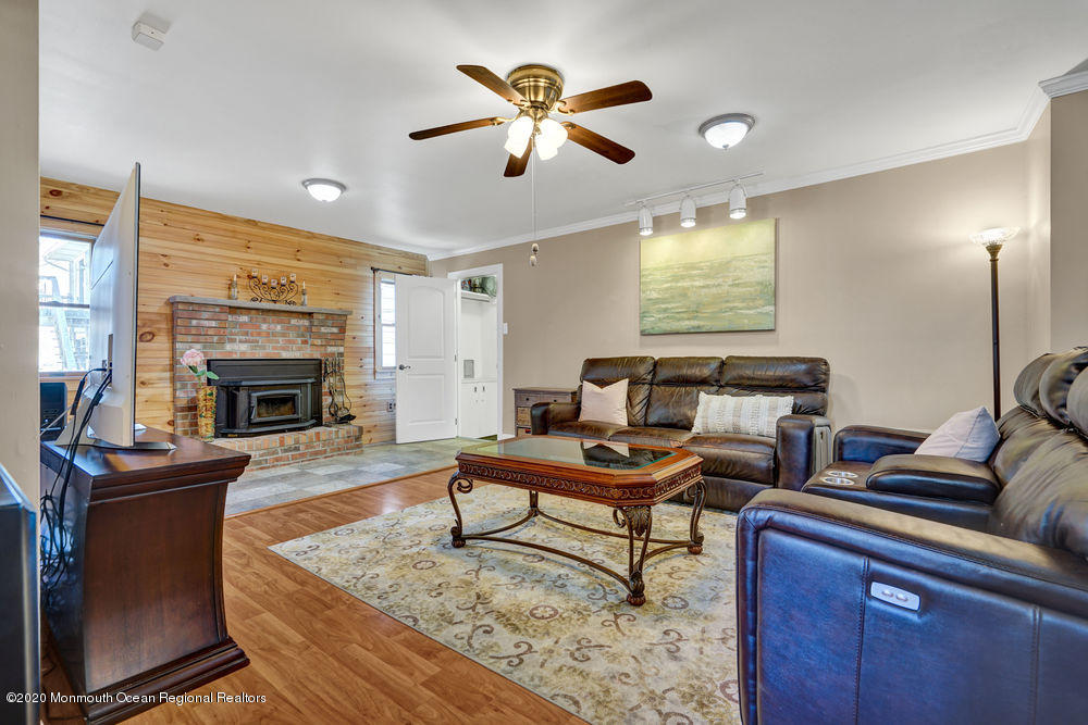 141 Gunwale Road Manahawkin, NJ 08050 - Photo 8 of 40 015_dsc00298
