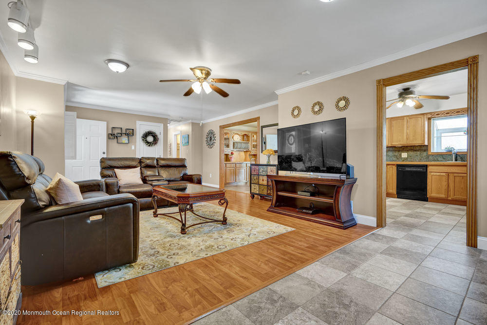 141 Gunwale Road Manahawkin, NJ 08050 - Photo 9 of 40 016_dsc00303