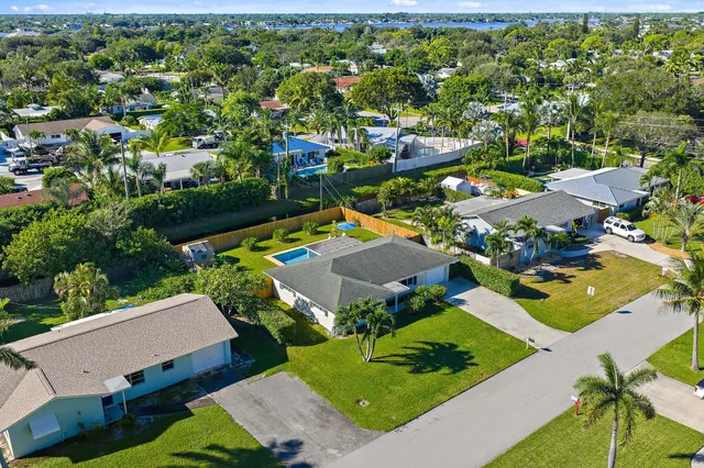 $5,500 | 372 Franklin Road, Tequesta, FL 33469