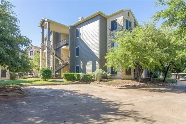 $245,000 | 2320 Gracy Farms Lane, Unit 614, Austin, TX 78758