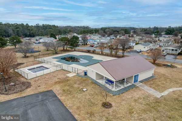 a view of a houses with a big yard