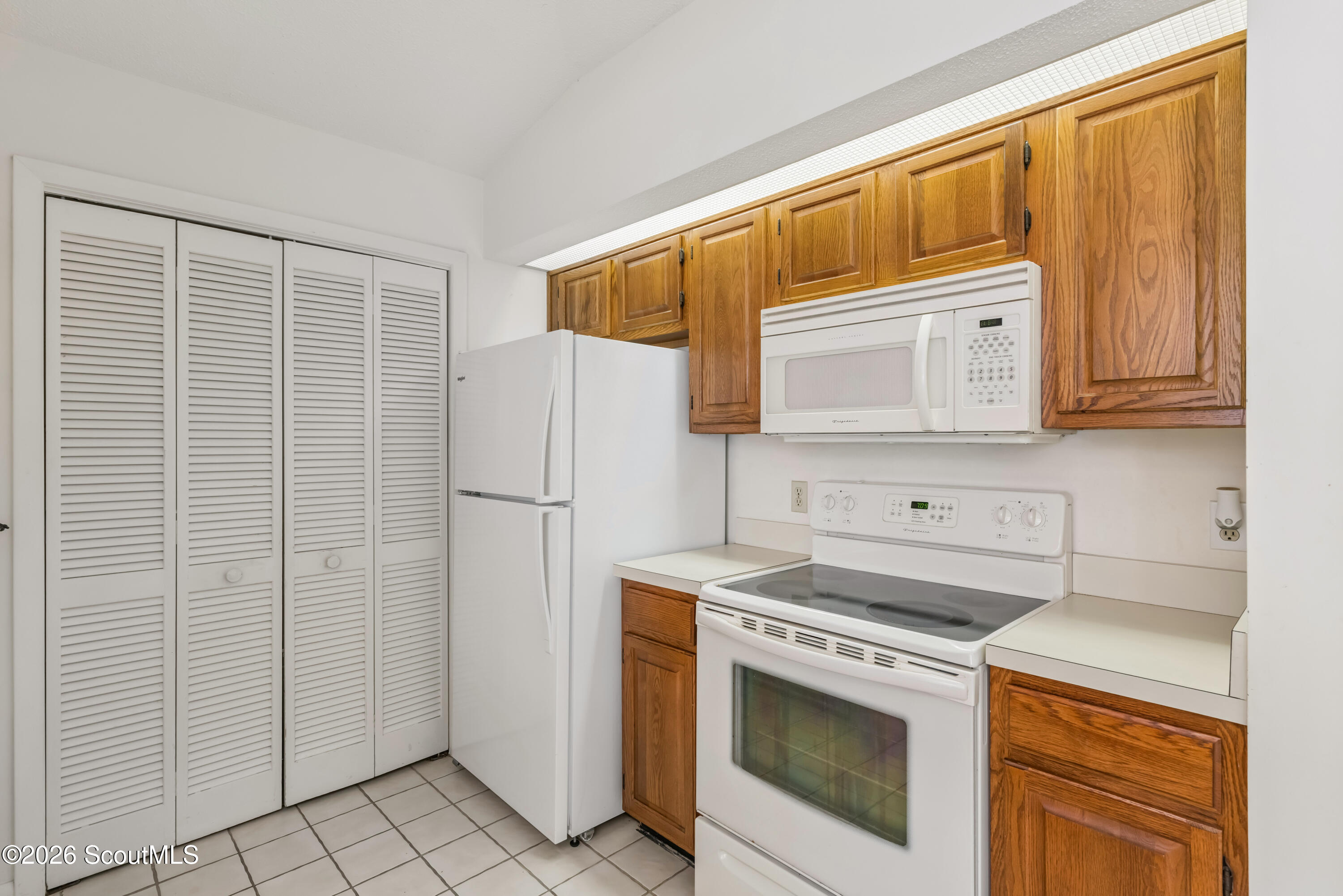 22 Bay Tree Court West St. Simons Island, GA 31522 - Photo 9 of 29 Kitchen