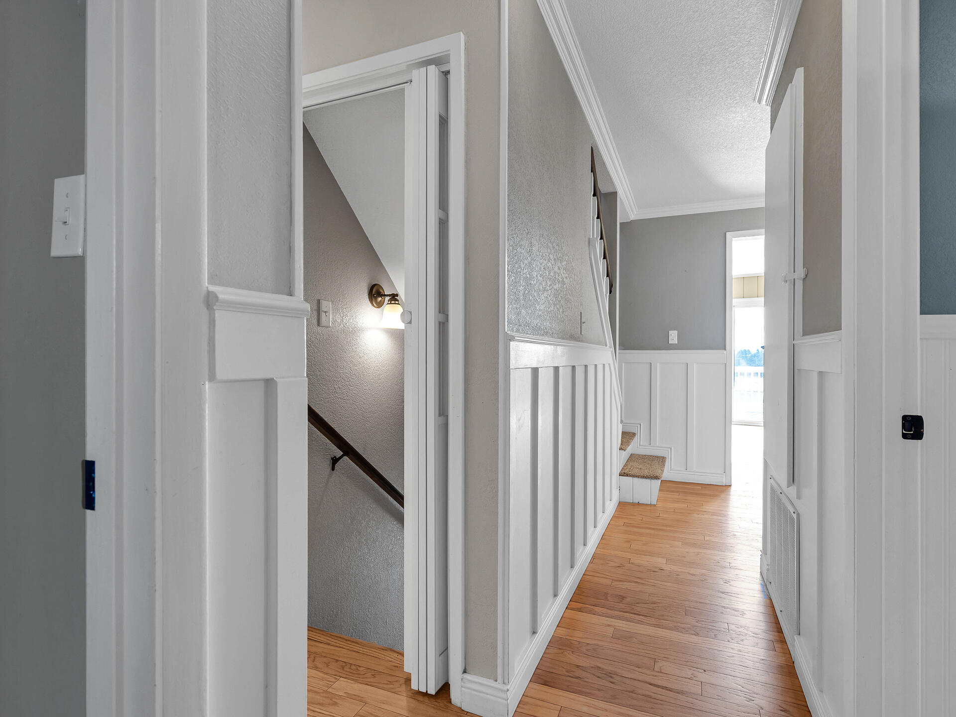 45833 Pittville Road McArthur, CA 96056 - Photo 27 of 81 a view of a hallway with wooden floor and entryway