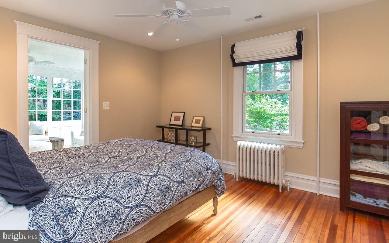207 Club Road Baltimore, MD 21210 - Photo 11 of 24 Bedroom #2 adjoins sunroom