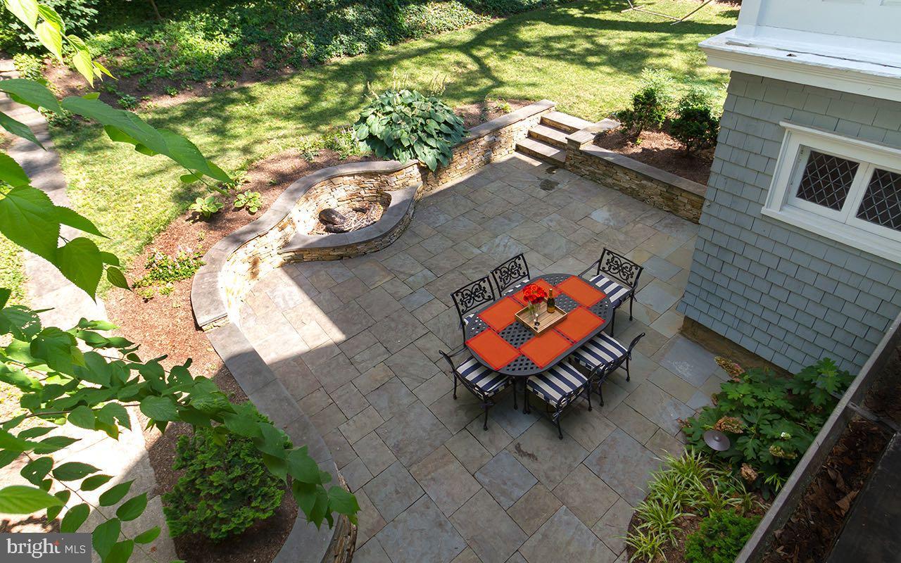 207 Club Road Baltimore, MD 21210 - Photo 17 of 24 Relax on the custom designed Bluestone patio